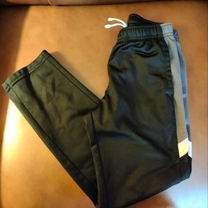 Athletic pants